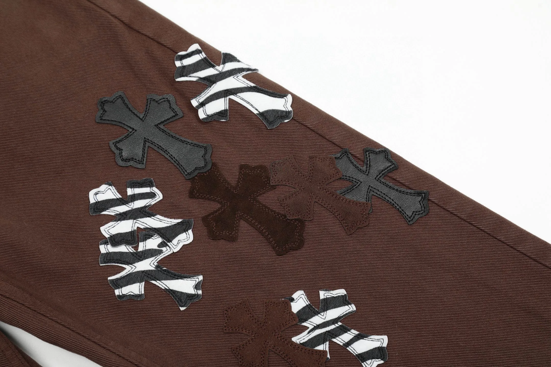 P270 💰 (Top version) Chrome hearts CH brown zebra pattern cross-patterned leather jeans, truly restoring the ultimate texture of Vintage, special Italian cowhide printing and cutting, custom-made sheepskin three-layer thick line leather, whole splicing in heavy water washing process, craftsmen hand-splashed ink, you can see the details, three-dimensional cutting version, loose and comfortable, not flattering on the figure, tall and slim, factory Seiko, original quality control, same style for men and women, can be matched with couples, versatile recommendation Essential jeans for all seasons Color: Brown Size: 28-30-32-34 (corresponds to S-M-L-XL)